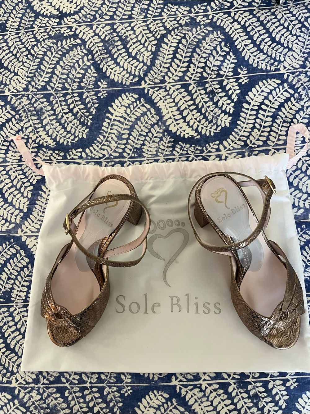 Gorgeous Sole Bliss Designer Women's Metallic Bronze Strappy Sandals